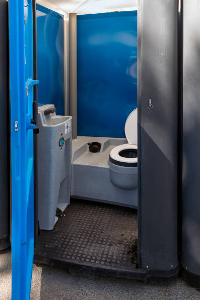 Porta potty delivery and setup in Beverly Hills, CA